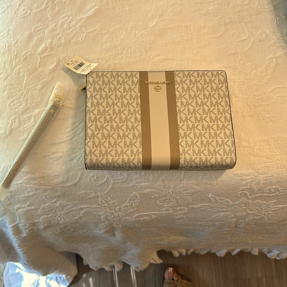 Michael Kors medium travel wristlet purse